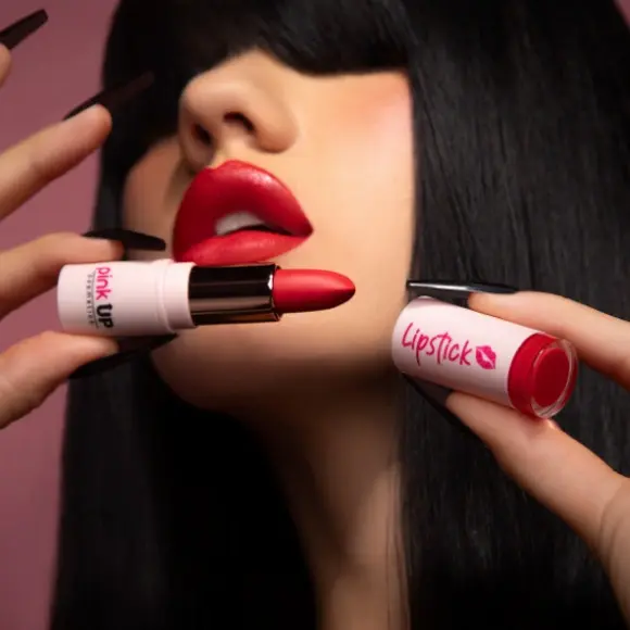 lipstick-apple_PKLP18_1732124355_580x630.webp